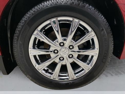 Used 2011 Buick Lucerne CXL image 15