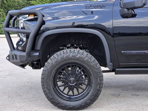Used 2025 Chevrolet Silverado 3500 High Country w/ High Country Premium Package AWD/4WD image 8