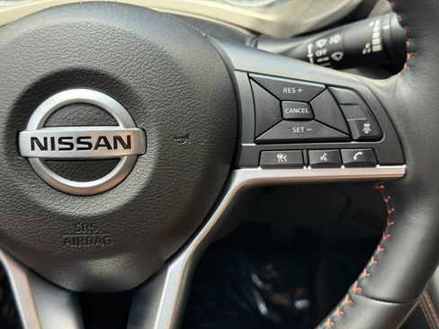 Used 2023 Nissan Sentra SR w/ SR Premium Package FWD image 21