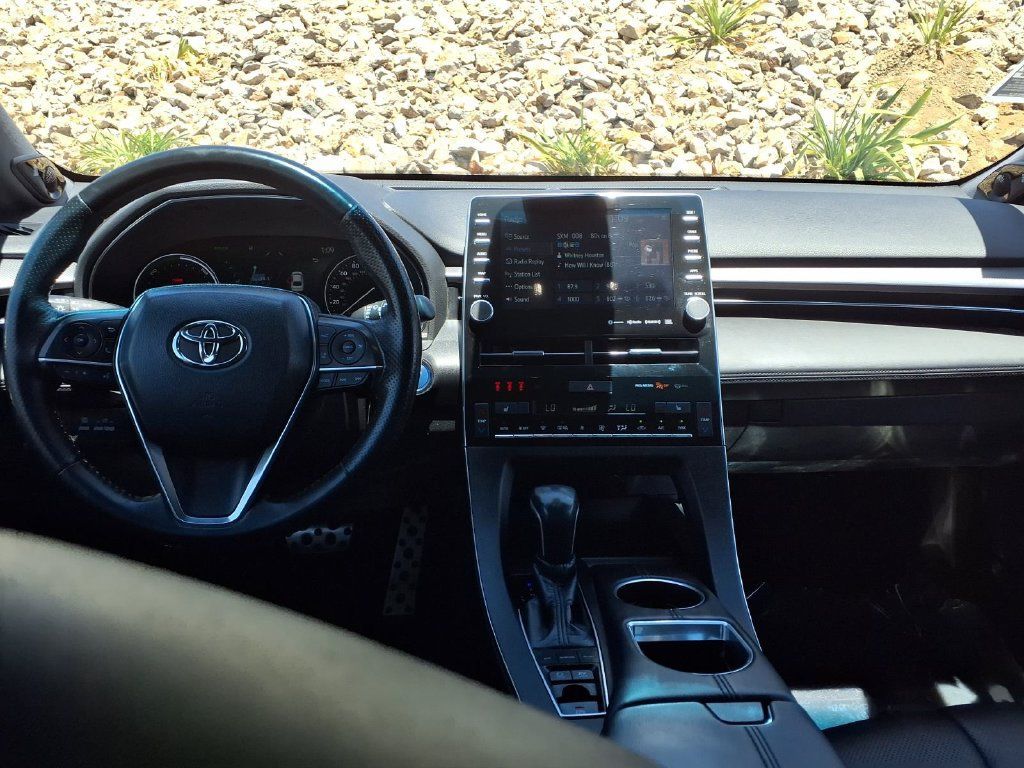 Used 2021 Toyota Avalon XSE FWD image 18