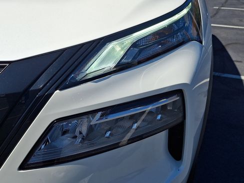 Certified 2023 Nissan Rogue SV w/ SV Premium B Package AWD/4WD image 9