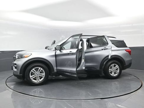 Certified 2024 Ford Explorer XLT w/ Equipment Group 202A AWD/4WD image 29