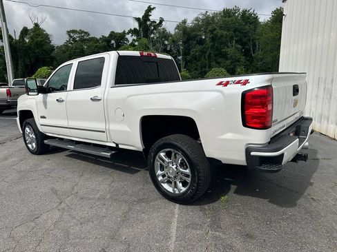 Used 2019 Chevrolet Silverado 2500 High Country w/ Duramax Plus Package AWD/4WD image 8