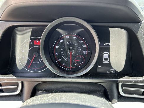 Used 2023 Hyundai Elantra SEL w/ Preferred Accessory Package FWD image 4