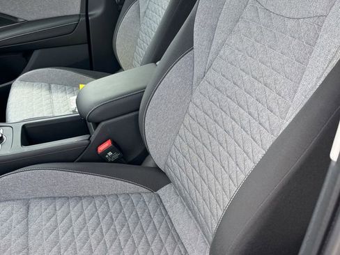 Used 2025 Volkswagen Tiguan S image 20