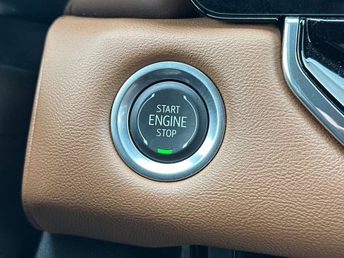 Used 2024 GMC Canyon AT4 w/ AT4 Premium Package image 33