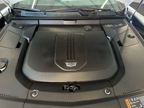 Used 2024 Cadillac Lyriq Luxury w/ LPO, Floor Liner Package image 22