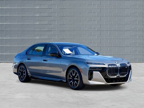 Certified 2024 BMW i7 M70 image 1