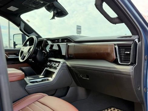 Used 2025 GMC Sierra 3500 Denali Ultimate AWD/4WD image 19