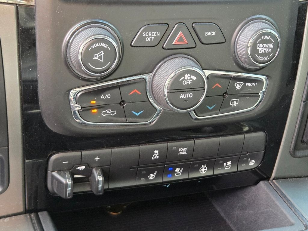 Used 2017 RAM 1500 Sport RWD image 31