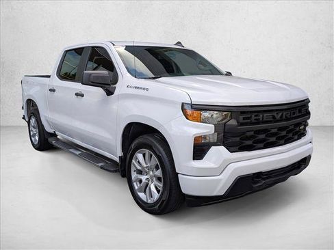 Used 2022 Chevrolet Silverado 1500 Custom image 3