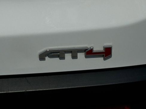 Used 2023 GMC Acadia AT4 w/ Technology Package AWD/4WD image 3