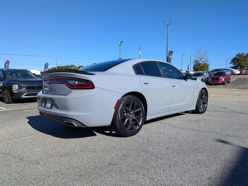 Used 2022 Dodge Charger SXT w/ Blacktop Package image 3