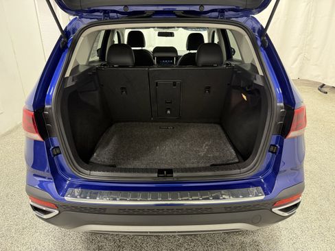 Certified 2022 Volkswagen Taos SE w/ Panoramic Sunroof Package image 9