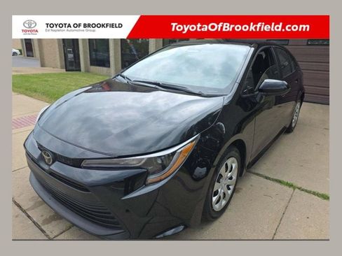 Used 2025 Toyota Corolla LE FWD image 1