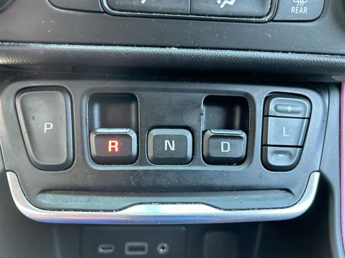 Used 2018 GMC Terrain SLE FWD image 18