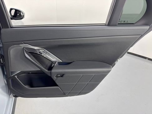 Used 2024 BMW 760i xDrive w/ Premium Package 2 image 54