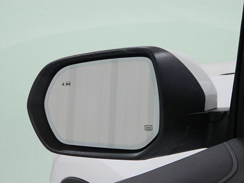 Used 2026 Buick Enclave Preferred FWD image 23