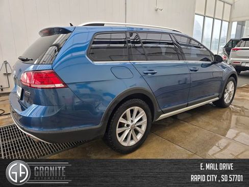 Used 2019 Volkswagen Golf Alltrack SEL image 5