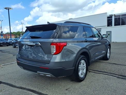 Used 2024 Ford Explorer XLT w/ Equipment Group 202A AWD/4WD image 6