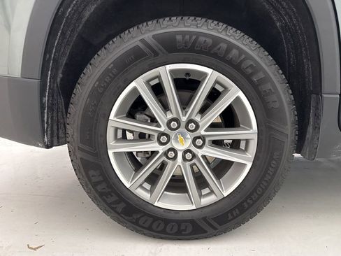 Used 2022 Chevrolet Traverse LT image 15