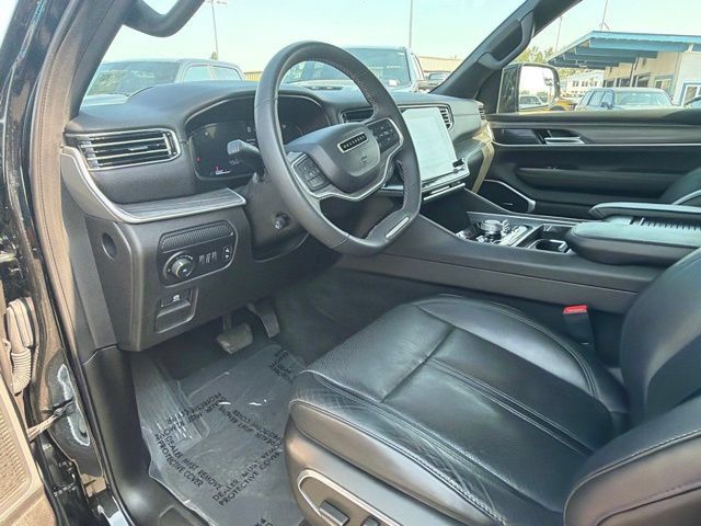 Used 2024 Jeep Wagoneer L Series III w/ Flexible Seating Group AWD/4WD image 20
