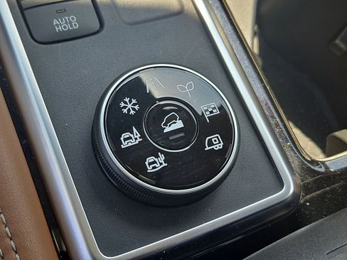 Used 2023 Nissan Pathfinder Platinum AWD/4WD image 25