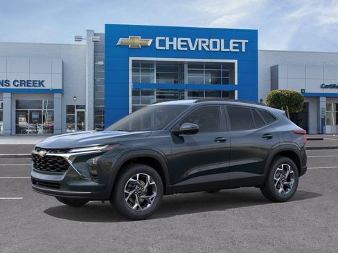 New 2026 Chevrolet Trax LT w/ Driver Confidence Package FWD image 6