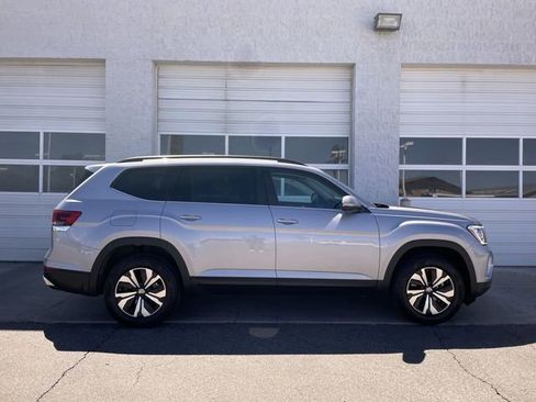 Used 2026 Volkswagen Atlas SE AWD/4WD image 1