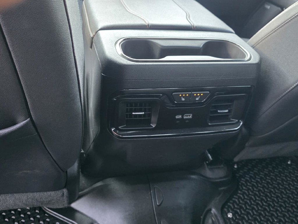Used 2023 GMC Sierra 1500 AT4 w/ AT4 Preferred Package AWD/4WD image 11