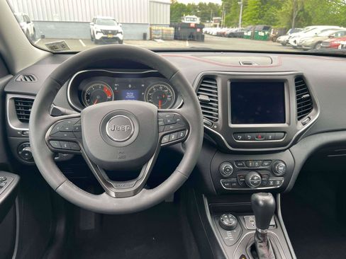 Used 2023 Jeep Cherokee Trailhawk AWD/4WD image 26