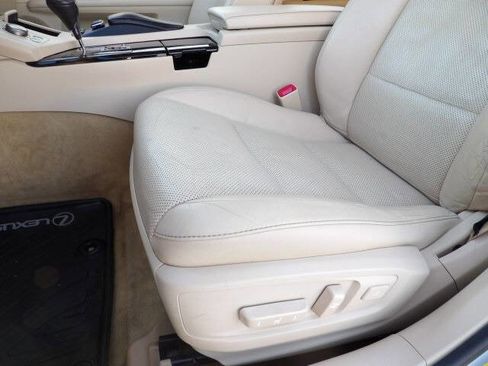 Used 2013 Lexus ES 300h image 16