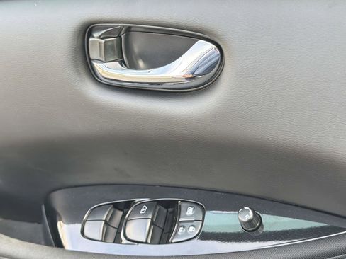 Used 2022 Nissan Leaf SV image 26
