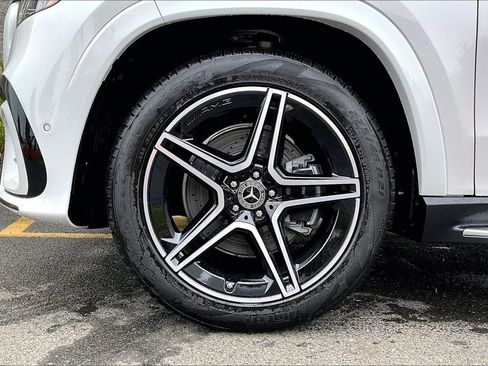 New 2026 Mercedes-Benz GLS 450 4MATIC image 12