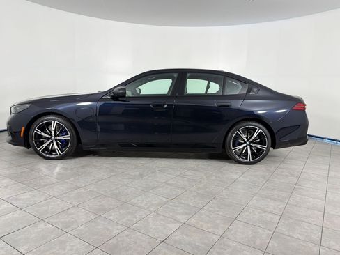 New 2026 BMW 550e xDrive AWD/4WD image 2