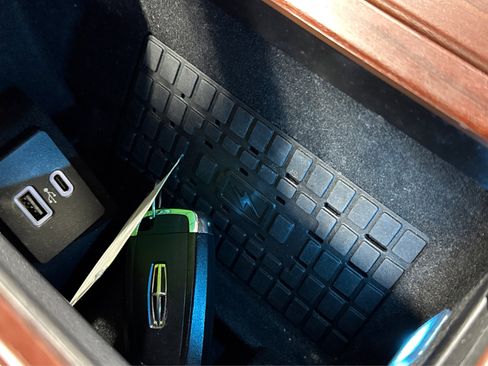 Used 2022 Lincoln Navigator Reserve image 38