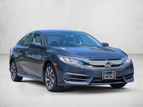 Used 2017 Honda Civic EX image 3