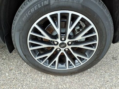 Certified 2024 Ford Escape SE FWD image 11