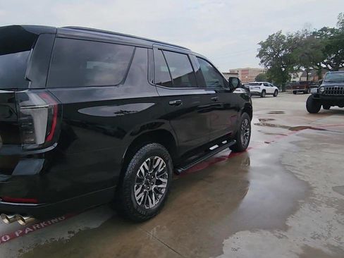 Certified 2025 Chevrolet Tahoe Z71 w/ Comfort Package AWD/4WD image 8