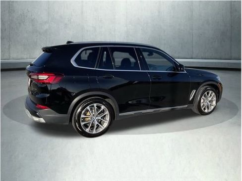 Used 2022 BMW X5 xDrive40i w/ Parking Assistance Package image 6
