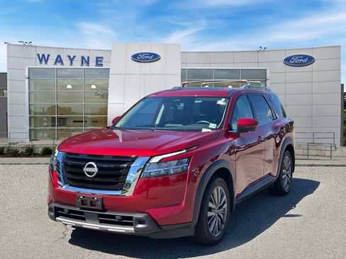 Used 2023 Nissan Pathfinder SL w/ SL Premium Package AWD/4WD image 2