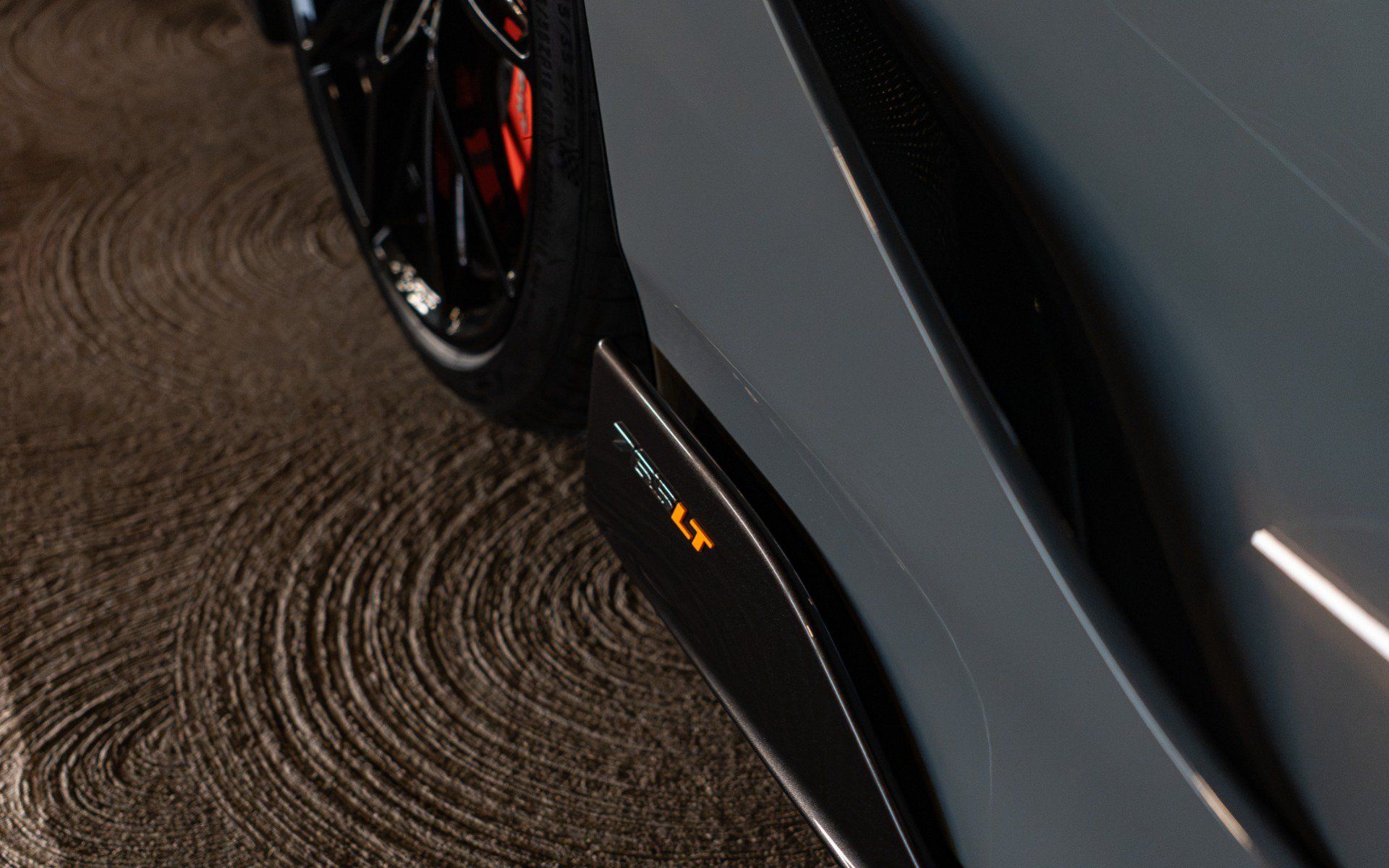 Used 2021 McLaren 765LT RWD image 27