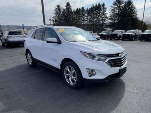 Used 2019 Chevrolet Equinox LT w/ Sun & Navigation Package AWD/4WD image 2