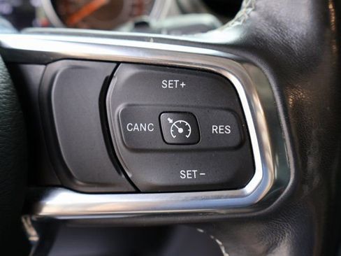 Used 2019 Jeep Wrangler Unlimited Sahara w/ Dual Top Group AWD/4WD image 29