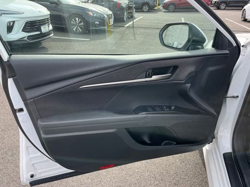 Used 2025 Toyota Camry LE image 20