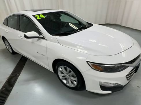Used 2024 Chevrolet Malibu LT FWD image 2