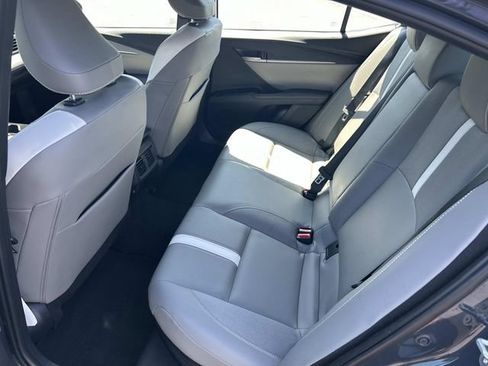 Used 2025 Toyota Camry SE w/ Convenience Package FWD image 18
