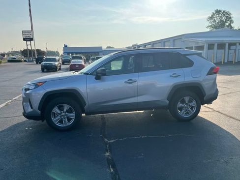Used 2022 Toyota RAV4 LE AWD/4WD image 33