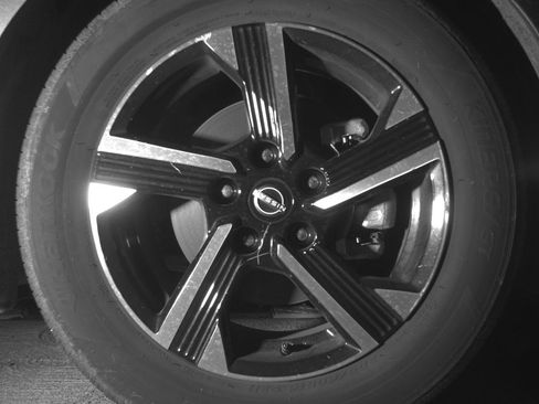 Used 2025 Nissan Sentra SV FWD image 13