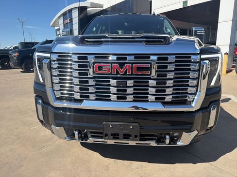 Used 2024 GMC Sierra 2500 Denali w/ Denali Reserve Package image 8